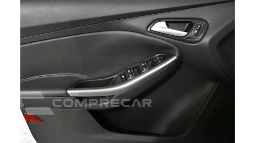 FOCUS SEDAN - 2.0 SE 16V 4P POWERSHIFT