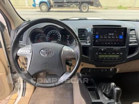 HILUX SW4 - 3.0 SRV 4X4 7 LUGARES 16V TURBO INTERCOOLER 4P A