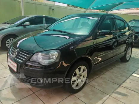 Volkswagen POLO SEDAN - 1.6 MI COMFORTLINE 8V 4P MANUAL 4 portas