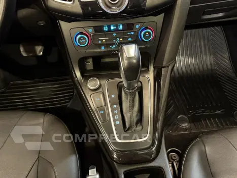 Focus 2.0 Titanium 16V Flex 4P Powershift