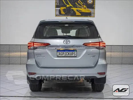 HILUX SW4 2.7 SRV 7 Lugares 4X2 16V