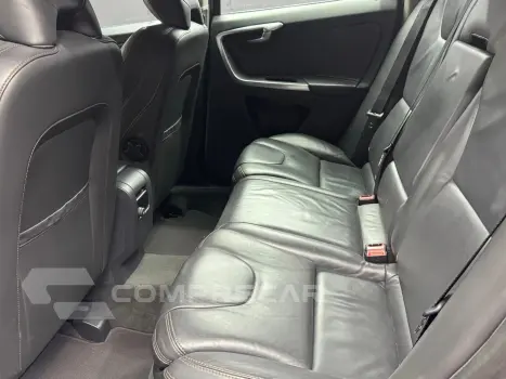 XC60 2.0 T5 DYNAMIC FWD TURBO GASOLINA 4P AUTOMÁTICO