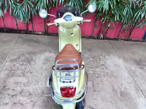 VESPA CLASSIC VXL 150