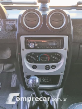 T-4 4x4 3.0 TB Int. Cap. Rígida Diesel