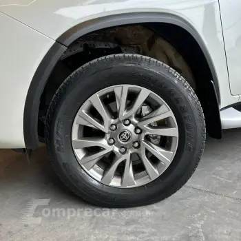 HILUX 2.8 SW4 4X4 8V