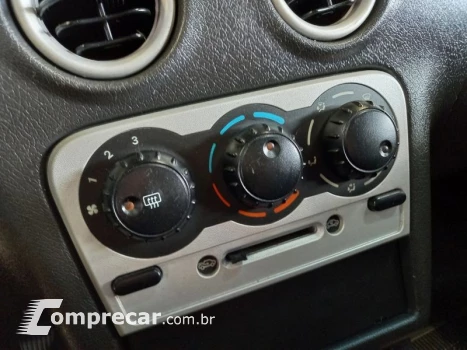 CELTA 1.0 MPFI Super 8V