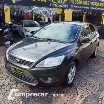 FORD Focus 2.0 16V/SE/SE Plus Flex 5p Aut. 5 portas