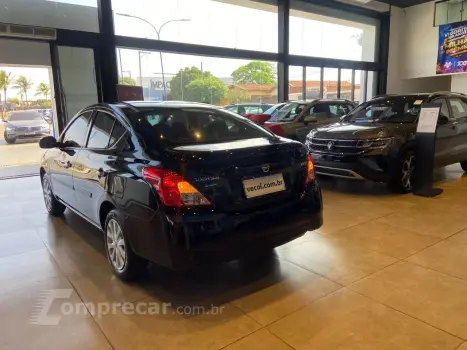 Versa Sedan 1.6 16V 4P FLEX S