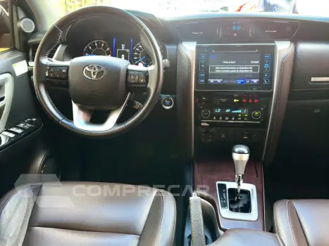 HILUX SW4 2.8 SRX 4X4 16V TURBO INTERCOOLER DIESEL 4P AUTOMÁ