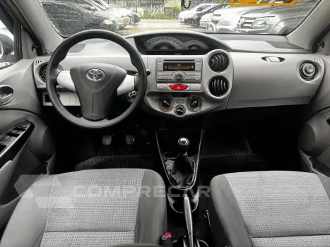 Etios Sedan 1.5 16V 4P FLEX XS