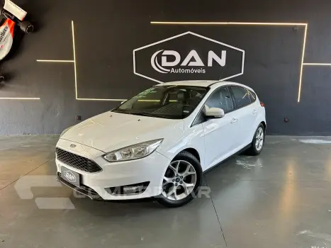 FORD FOCUS 2.0 Titanium Hatch 16V 4 portas