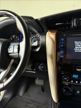 HILUX SW4 2.8 SRX DIAMOND 4X4 7 LUGARES 16V TURBO