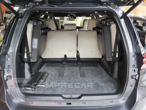 HILUX SW4 2.8 D-4D TURBO DIESEL DIAMOND 7L 4X4 AUTOMÁTICO