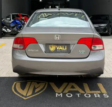 Civic Sed. LXL/LXL SE 1.8 Flex 16V Mec.