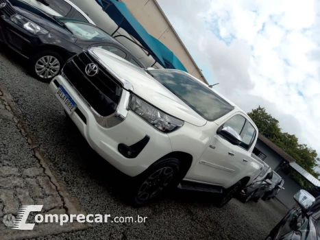 Toyota Hilux Caminhonete 2.8 16V SRV 4X4 DIESEL CABINE DUPLA AUTOMÁ 4 portas