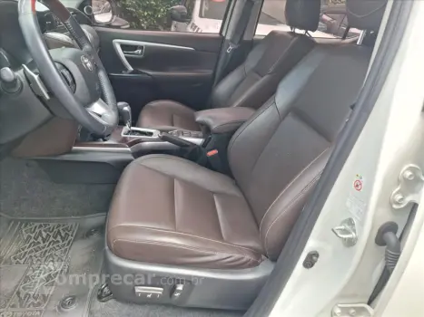 HILUX SW4 2.8 SRX 4X4 7 LUGARES 16V TURBO INTERCO