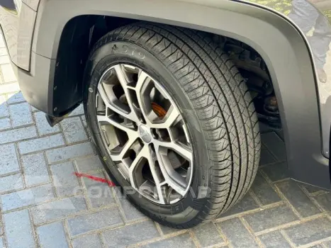 RENEGADE - 1.3 T270 TURBO LONGITUDE AT6