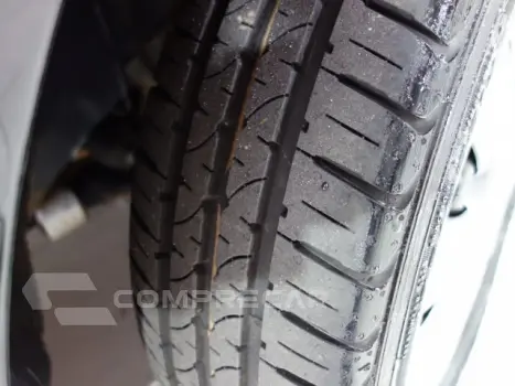 FOX - 1.0 MI 8V 4P MANUAL