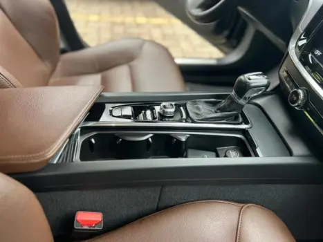 S60 - 2.0 T4 MOMENTUM 4P AUTOMÁTICO