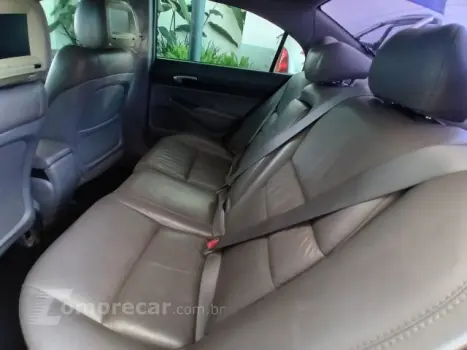 CIVIC - 1.8 LXS 16V 4P AUTOMÁTICO