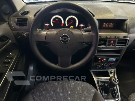 VECTRA 2.0 MPFI Expression 8V