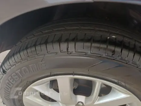 Versa Sedan 1.6 16V 4P SV FLEX XTRONIC AUTOMÁTICO CVT