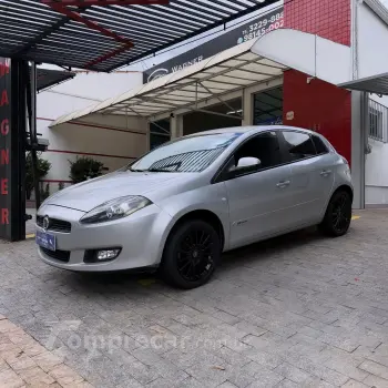 Fiat BRAVO 1.8 Essence 16V 4 portas