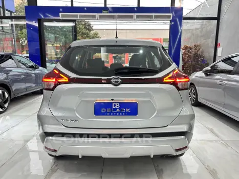 KICKS Active 1.6 16V Flex Aut.
