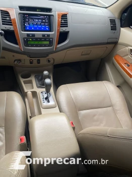 Hilux SW4 3.0 16V 4P SRV 4X4 7 LUGARES TURBO DIESEL AUTOMÁTI