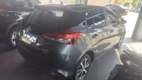 Yaris XLS automático/ teto