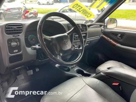 S10 - 2.4 MPFI EXECUTIVE 4X2 CD 8V 4P MANUAL