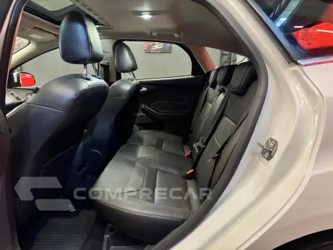 Focus 2.0 Titanium 16V Flex 4P Powershift