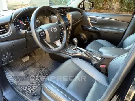 HILUX SW4 2.8 D-4d Turbo SRX 7L 4X4