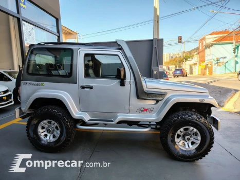 T-4 4x4 3.0 TB Int. Cap. Rígida Diesel