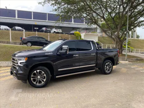 CHEVROLET SILVERADO 5.3 V8 GASOLINA 1500 HIGH COUNTRY 4X4 A 4 portas
