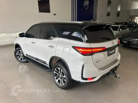 HILUX SW4 DIAMOND 2.8 TB 4X4 DIE. AUT.