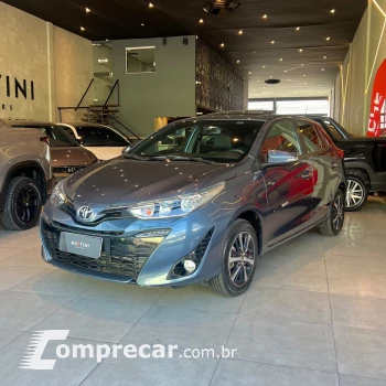Toyota YARIS XLS Connect 1.5 Flex 16V 5p Aut. 4 portas