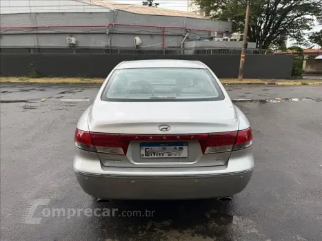 AZERA 3.3 MPFI GLS Sedan V6 24V