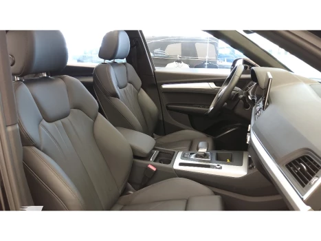 Audi Q5 2.0 55 TFSIE PHEV PERFORMANCE QUATTRO S TRONIC 4 portas