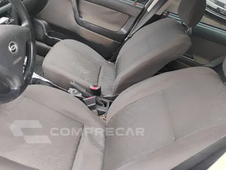 ASTRA 2.0 MPFI Advantage Sedan 8V