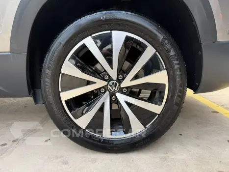 Taos 1.4 250 Tsi Total Flex Highline Automático
