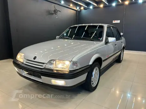 CHEVROLET MONZA 2.0 EFI GLS 8V 4 portas