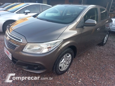 CHEVROLET ONIX 1.0 LT 4 portas