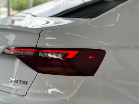 JETTA 1.4 250 TSI TOTAL FLEX R-LINE TIPTRONIC