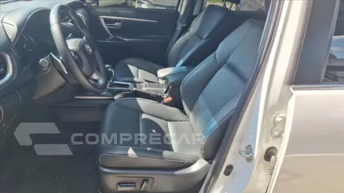 HILUX SW4 2.8 D-4D TURBO DIESEL SRX PLATINUM 7L 4