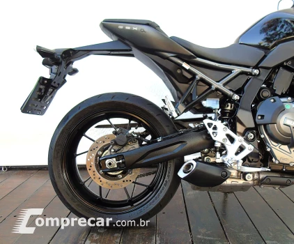 SUZUKI GSX-8S