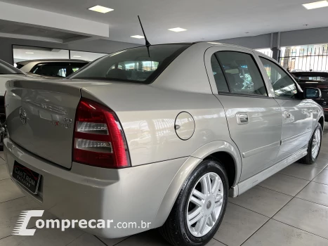 ASTRA 2.0 MPFI Elegance Sedan 8V