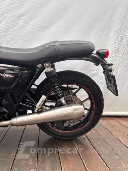 TRIUMPH STREET TWIN