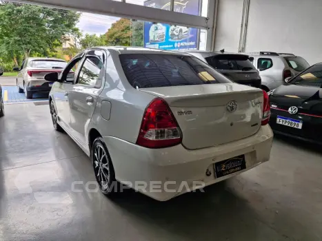 ETIOS 1.5 PLATINUM SEDAN 16V FLEX 4P AUTOMÁTICO