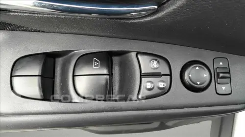 KICKS PLAY 1.6 16V FLEXSTART SENSE XTRONIC